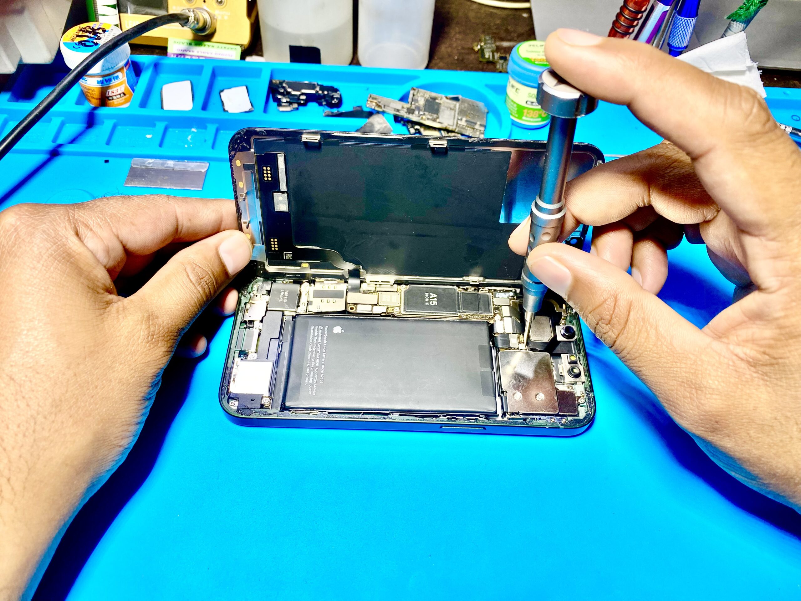 Mobile Phone Repair Technician – Basic To Advance